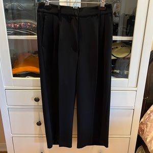 Aritzia Wilfred Effortless Pant length Short